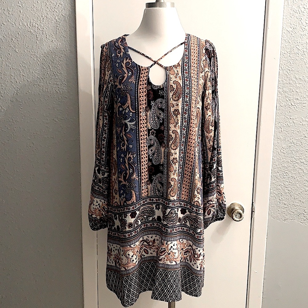 Cato - Long Sleeved Cold Shoulder Dress